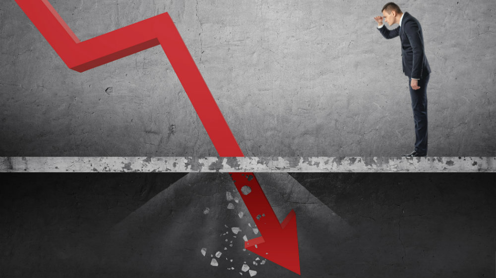 Retail Sector Wreck: 2 Stocks Worth Buying on the Dip