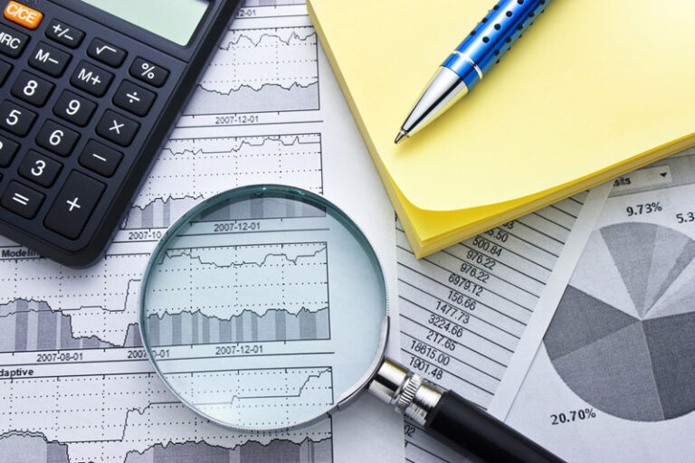 Global shares hold gains on Fed rate cut bets, easing recession worries By Reuters