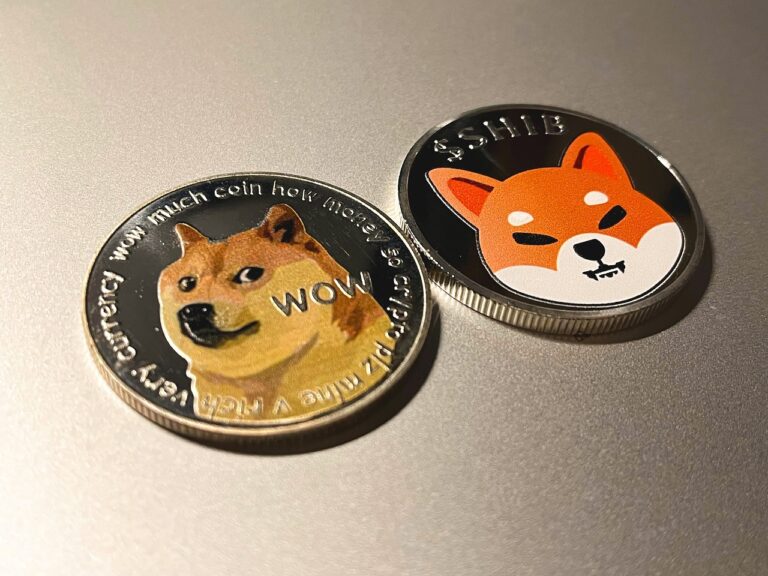 AI Predicts: DOGE vs. SHIB - Which Is the Better Buy?
