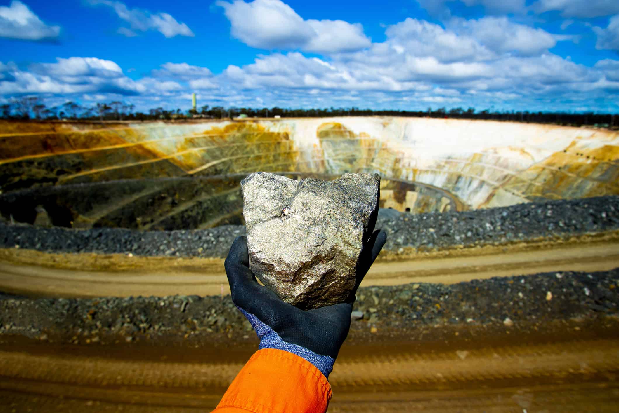 Cameco vs. Barrick Gold: 2 Undervalued Mining Stocks Set to Unearth Gains