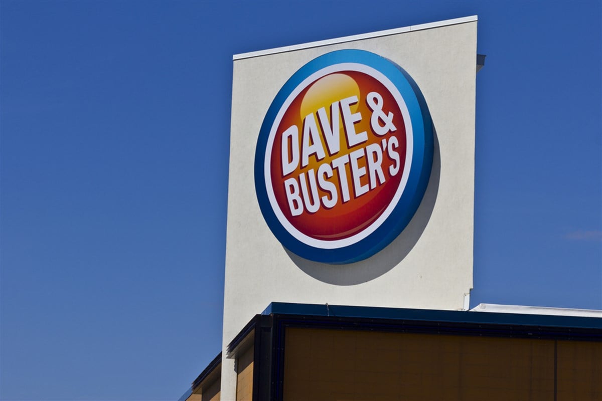 Dave & Buster