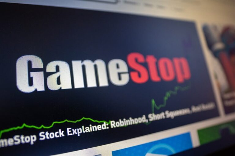 Logo of the GameStop gaming company, famous for the stock price rising as wallstreetbets challenges brokers and big investors