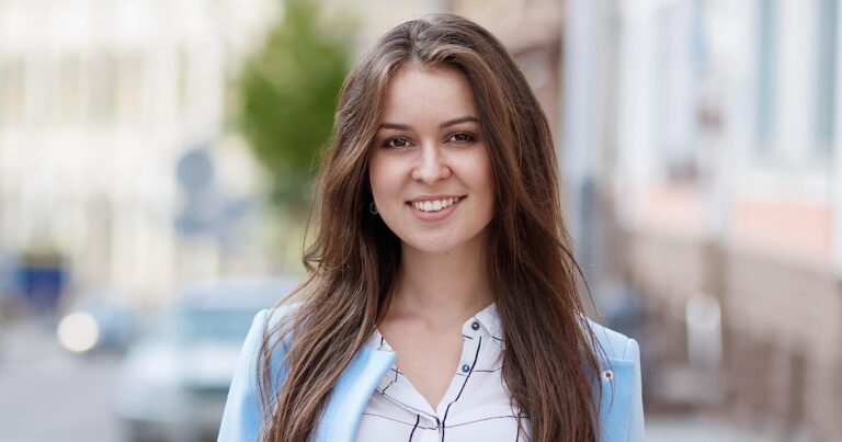 ELON MUSK'S TWITTER TAKEOVER: INSIGHTFUL DOCUMENTARIES