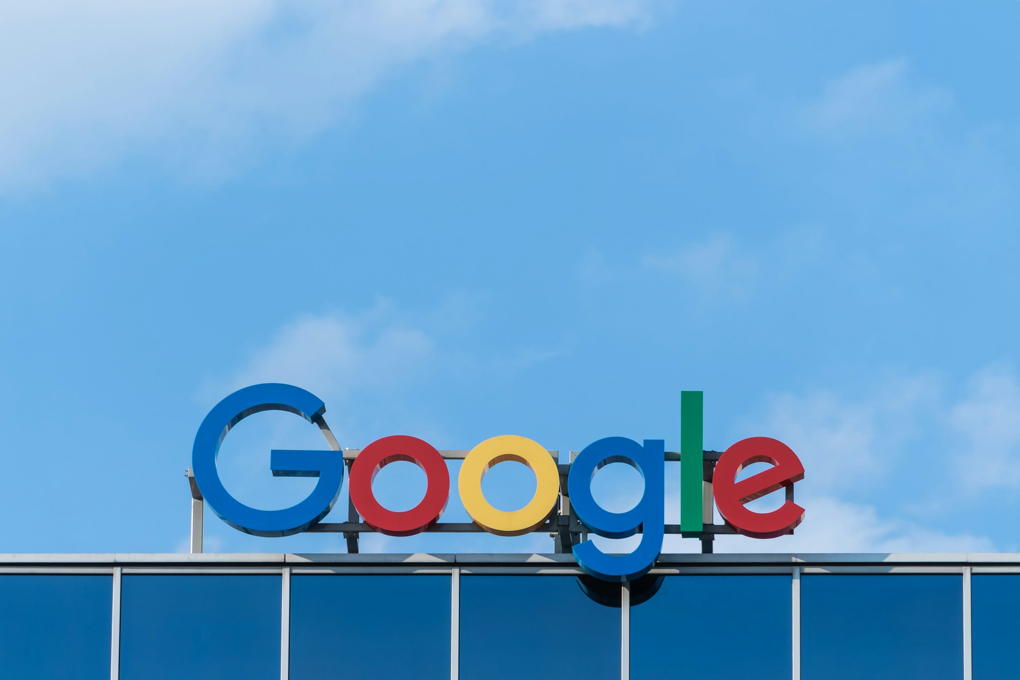 Alphabet Inc (GOOGL) Shares Under Pressure