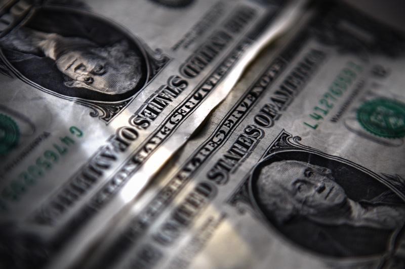 Dollar softens, yen set for weekly fall as US recession worries fade By Reuters