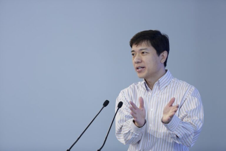 Baidu touts AI edge as ad revenue stalls By Reuters