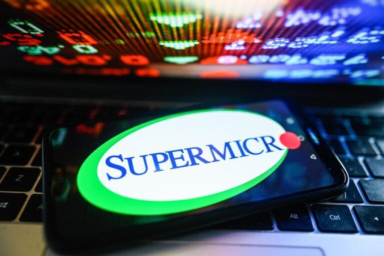 Super Micro Computer Shares Plummet Over 20% After Delayed Annual Report, Short-Sellers’ Allegations - shareandstocks.com