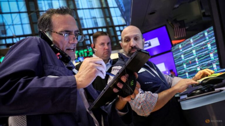 Analysis:Global stock traders face dip-buying dilemma after crushing selloff - shareandstocks.com