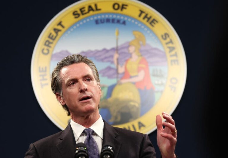 Cellphone Bans In Schools Grow: Gavin Newsom Requests Restrictions In California - shareandstocks.com