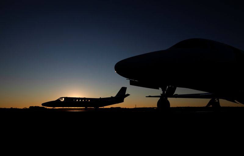 © Reuters. Planes sit on the tarmac at Columbia Metro airport in West Columbia, South Carolina, U.S., January 8, 2022. REUTERS/Sam Wolfe/File Photo