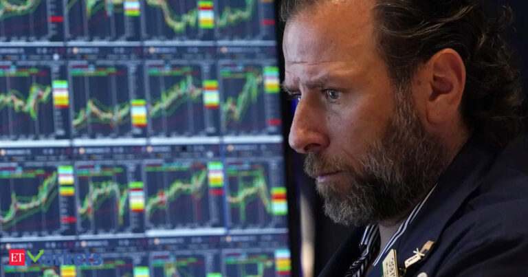 Global stock traders face dip-buying dilemma after crushing sell-off