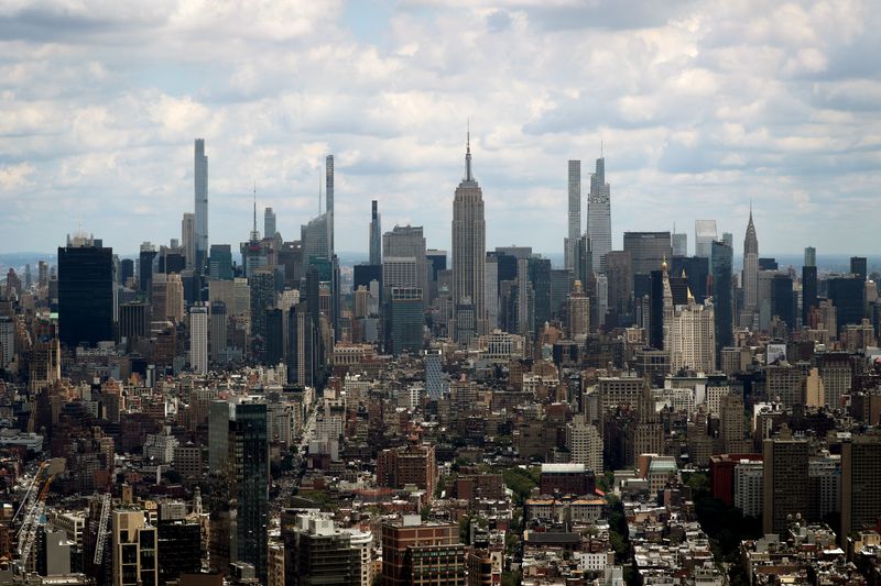 © Reuters. FILE PHOTO: A general view of the skyline of Manhattan as seen from the One World Trade Center Tower in New York City, New York, U.S., June 15, 2021. REUTERS/Mike Segar/File Photo © Reuters. FILE PHOTO: A general view of the skyline of Manhattan as seen from the One World Trade Center Tower in New York City, New York, U.S., June 15, 2021. REUTERS/Mike Segar/File Photo