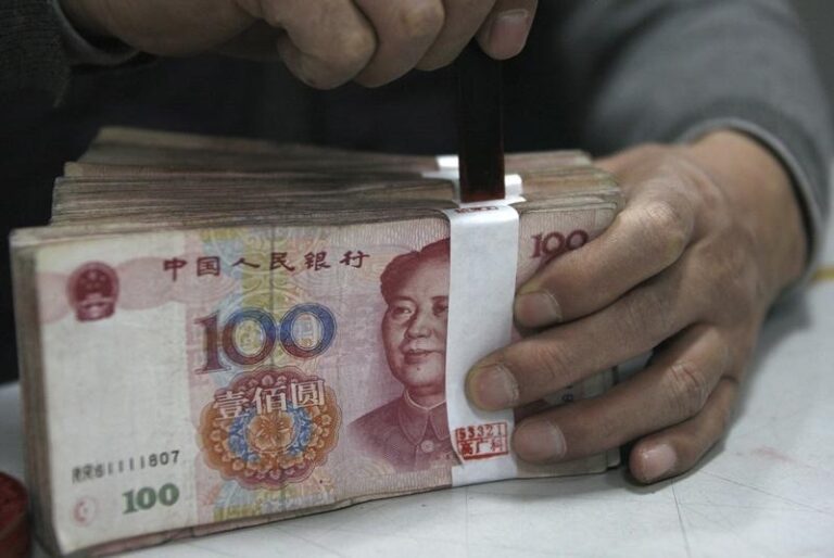 Major Russian lenders say yuan coffers empty, urge central bank action By Reuters