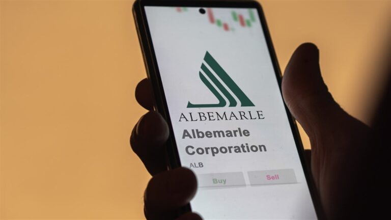 April 09th 2024 , Charlotte, North Carolina. Close up on logo of Albemarle Corporation on the screen of an exchange. Albemarle Corporation price stocks, $ALB on a device. - Stock Editorial Photography