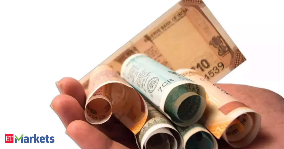 Banking liquidity at Rs 2.23 lakh crore surplus; WACR drops to 6.47