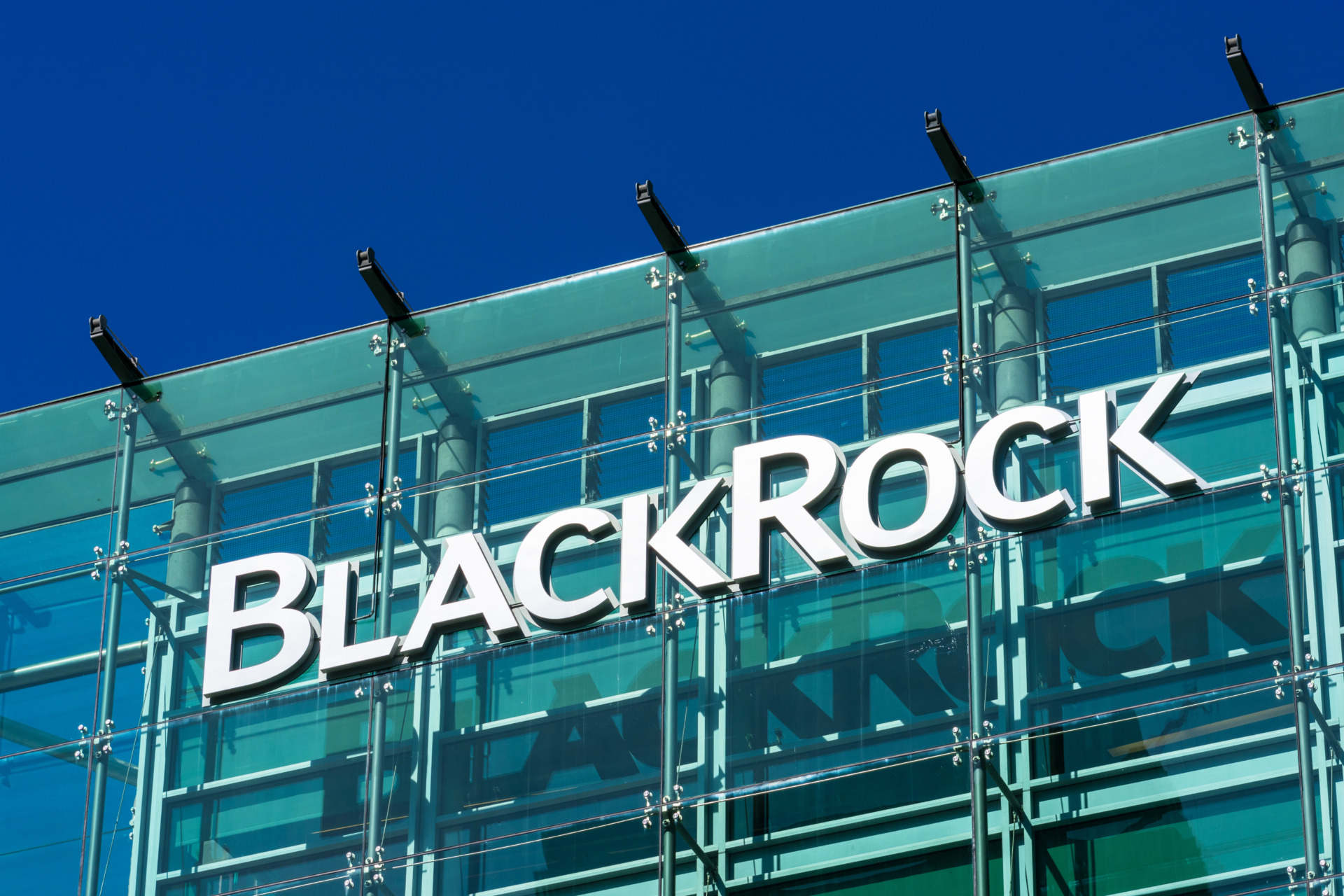 BlackRock Cites Runaway US Debt, Touts Bitcoin as a Viable Solution