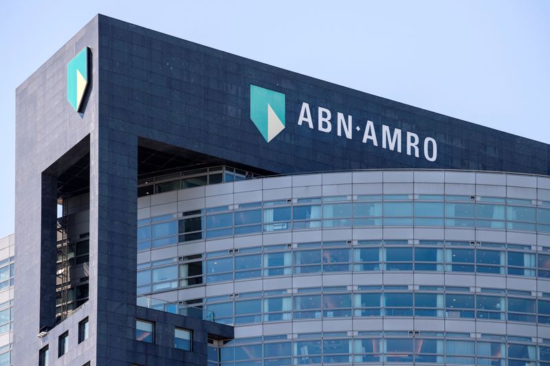 © Reuters. FILE PHOTO: ABN AMRO logo is seen at the headquarters in Amsterdam, Netherlands May 14, 2019. REUTERS/Piroschka van de Wouw/File Photo