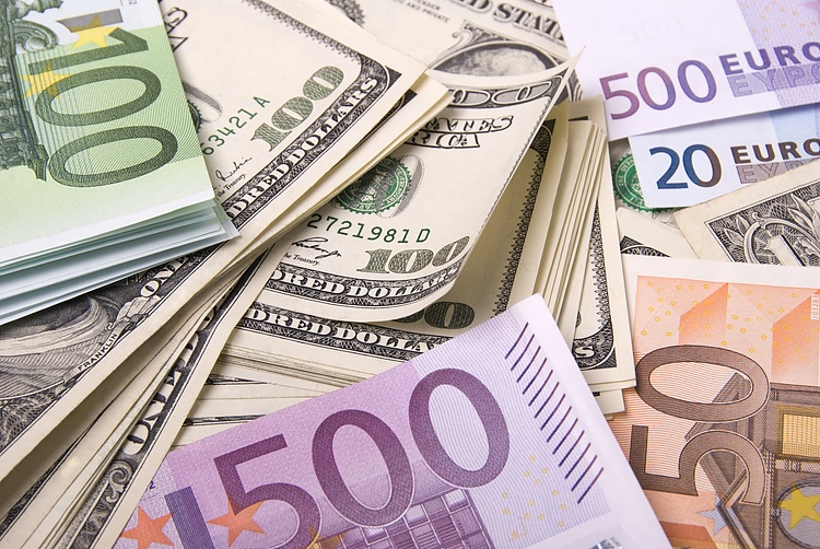 EUR/USD extends decline as ECB rate call looms ahead