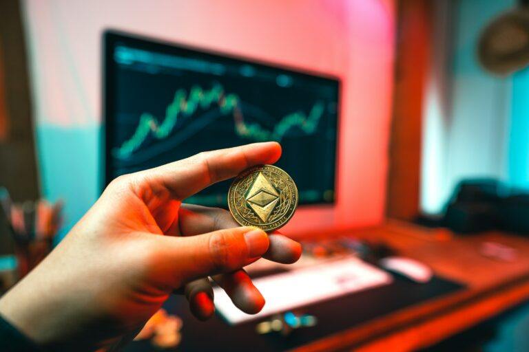 Ethereum (ETH) Poised for Breakout? Analyst Suggests Potential Rally to $6,000 