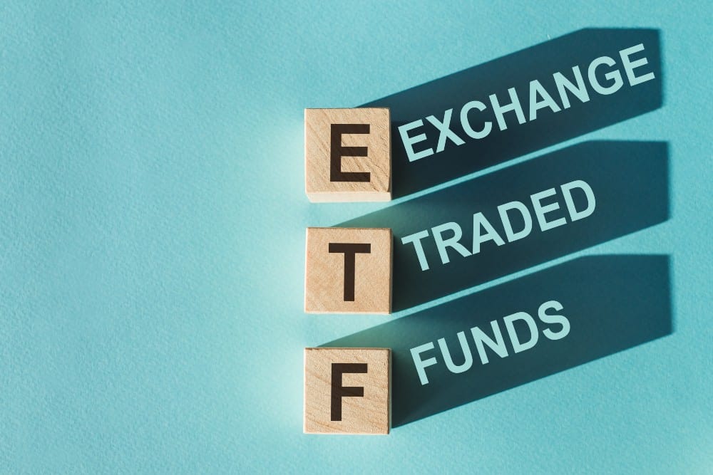 Start 2025 Strong: 3 Canadian ETFs for Smart Investors