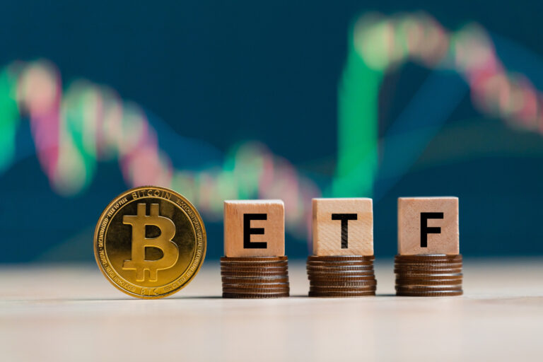 Breaking: US Spot Bitcoin ETFs See Record-Shattering US$1.37 Billion in Daily Inflows