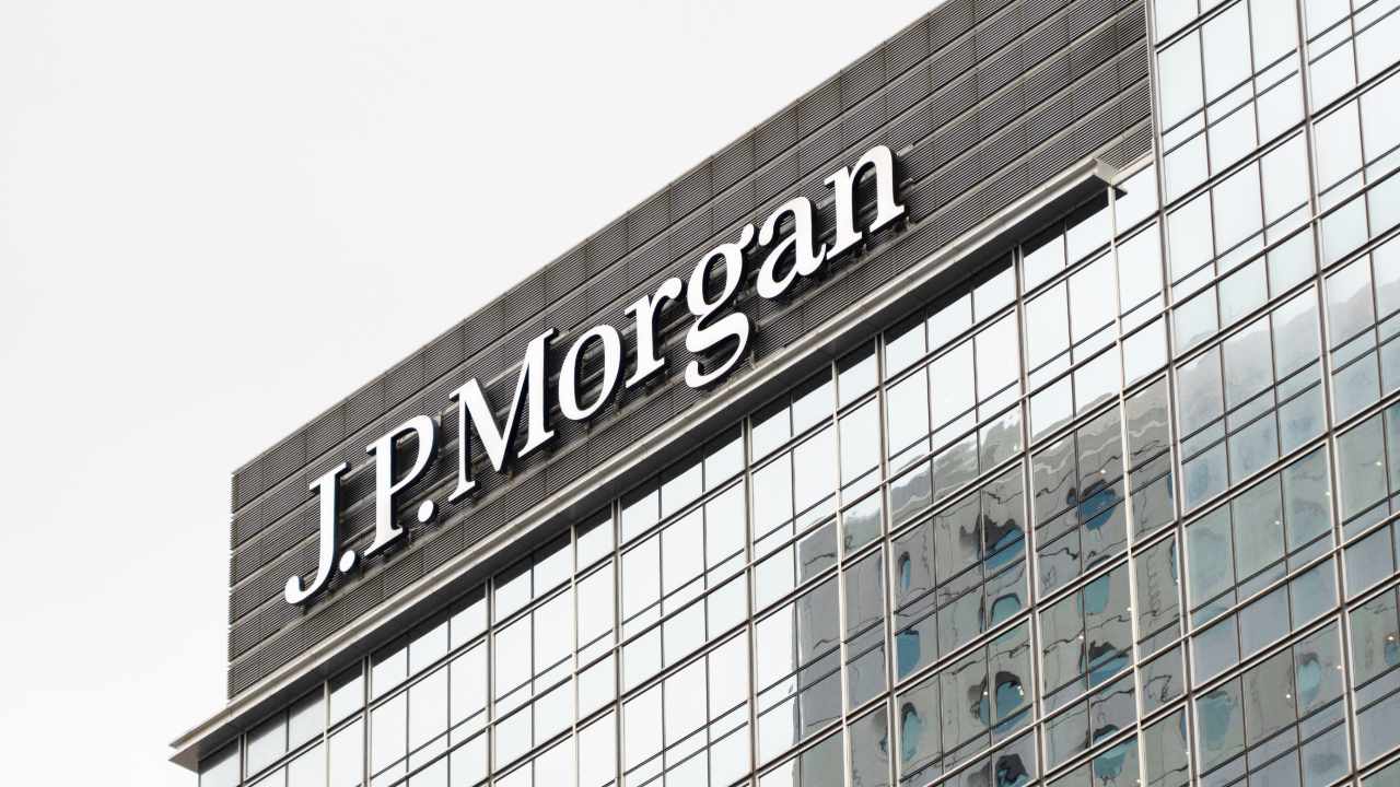 Is JPMorgan Shaping US Policies? Trump's Alleged Secret Meetings With Jamie Dimon Spark Speculation - shareandstocks.com