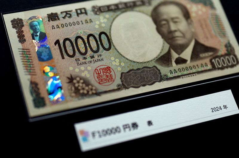 © Reuters. FILE PHOTO: Holograms are seen on the new Japanese 10,000 yen banknote at a currency museum of the Bank of Japan in Tokyo, Japan July 3, 2024. REUTERS/Issei Kato/Pool/File Photo © Reuters. FILE PHOTO: Holograms are seen on the new Japanese 10,000 yen banknote at a currency museum of the Bank of Japan in Tokyo, Japan July 3, 2024. REUTERS/Issei Kato/Pool/File Photo