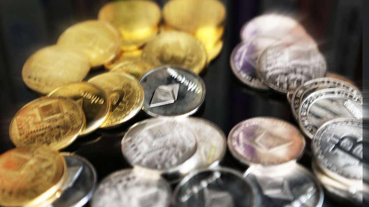 The Analyst Predicts a Significant Drop in Bitcoin Market Dominance - BitRss - Crypto World News