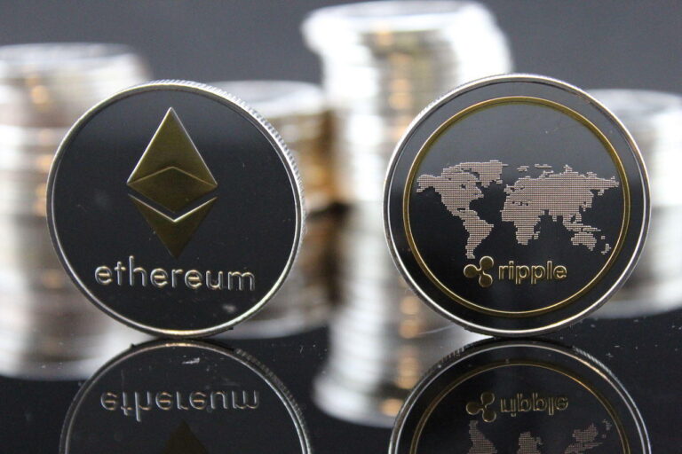 Veteran Analyst Talks About Ethereum and XRP: Will the Bull Continue? What Are the Whales Doing?