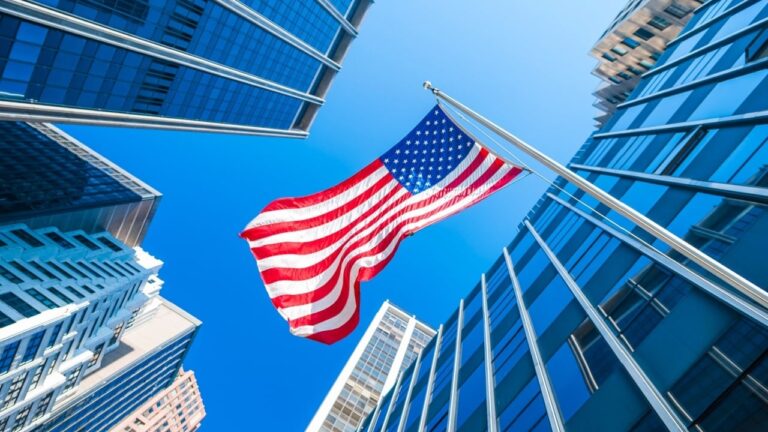 US Crypto Enforcement Titans Exit: A New Era for Digital Assets Awaits – Crypto News Bitcoin News