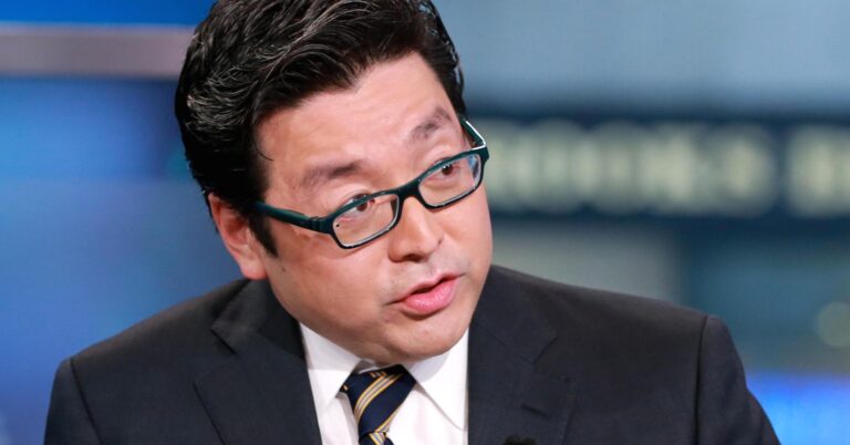 ‘Best-Performing Asset This Year’: Tom Lee Doubles Down on Bitcoin’s Ascent – Crypto News Bitcoin News