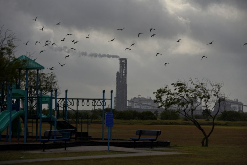 © Reuters. FILE PHOTO: A portion of the Cheniere Texas LNG facility is seen from a playground near a residential neighborhood in Portland, Texas, U.S., June 13, 2022. REUTERS/Callaghan O'Hare/File Photo © Reuters. FILE PHOTO: A portion of the Cheniere Texas LNG facility is seen from a playground near a residential neighborhood in Portland, Texas, U.S., June 13, 2022. REUTERS/Callaghan O'Hare/File Photo