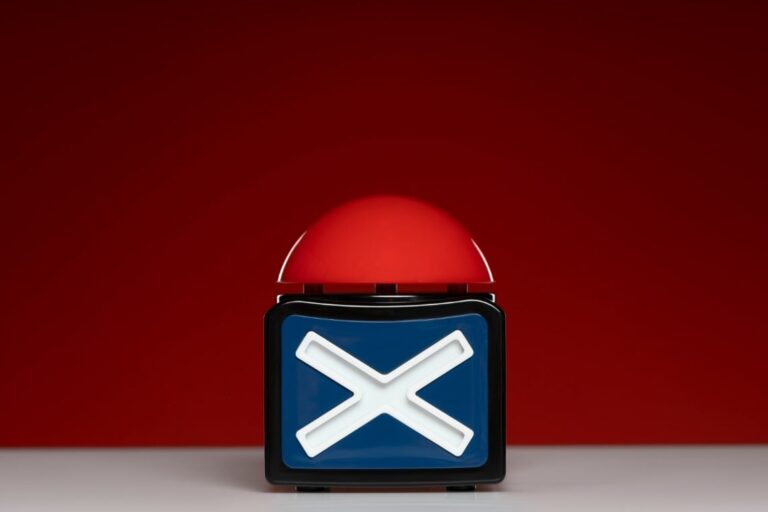 MakersPlace NFT ceases operations and liquidates investors and employees