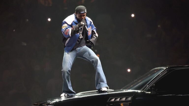 Kendrick Lamar And ‘Not Like Us’ Dominate Spotify After Super Bowl Performance - shareandstocks.com