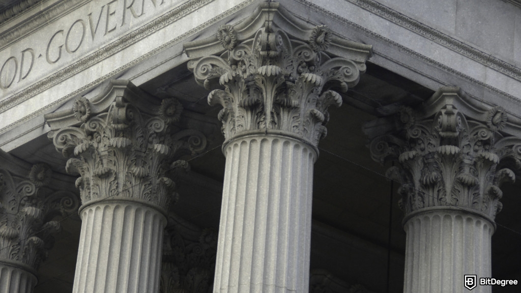 Decentralization VS Control: The Battle for Financial Freedom