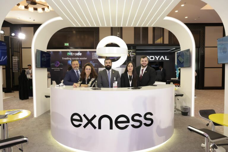 Exness secures two prestigious awards at Smart Vision Summit Oman 2025
