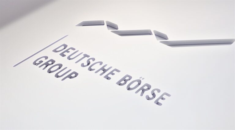 Deutsche-Börse-AG_Cutout-Logo-Mock-Up