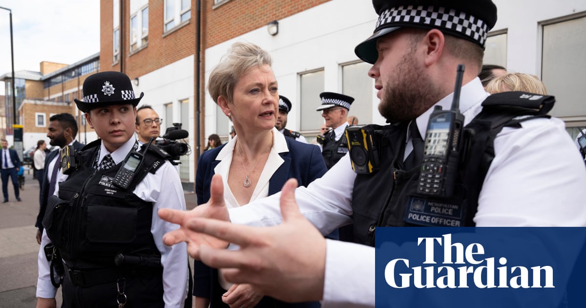 Home Office launches new immigration raids as it vaunts deportation numbers