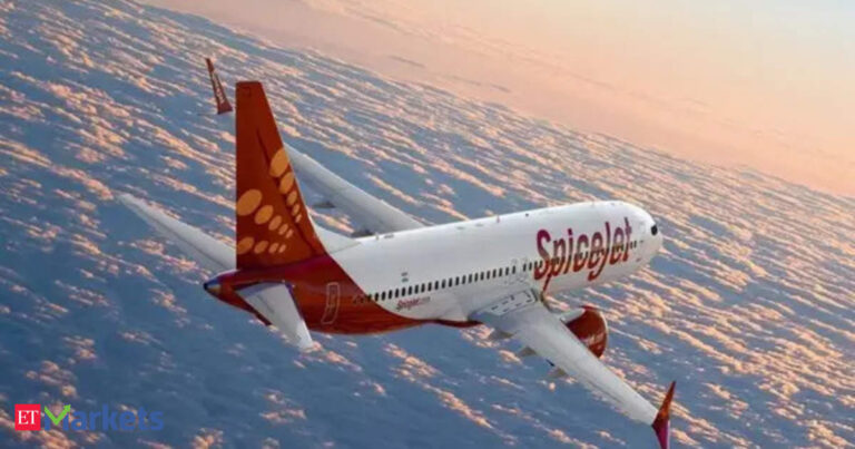 SpiceJet clocks profit on reduced expense
