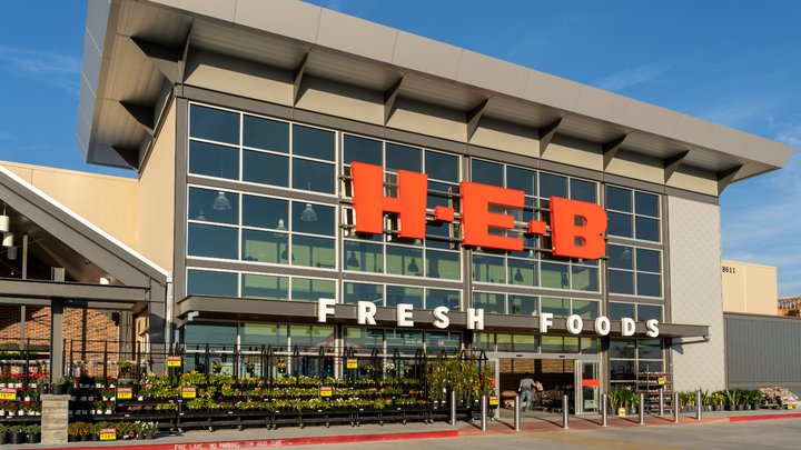 Woodforest National Bank opens retail branch in H-E-B