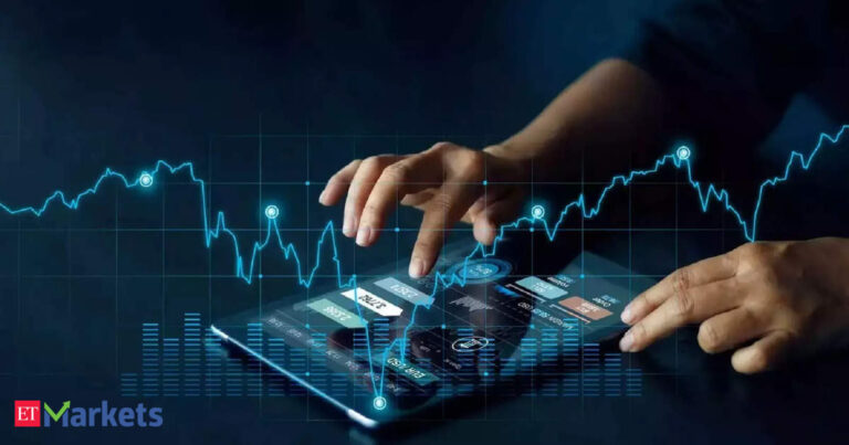 As Wall Street gets worried, retail investors keep buying US stocks