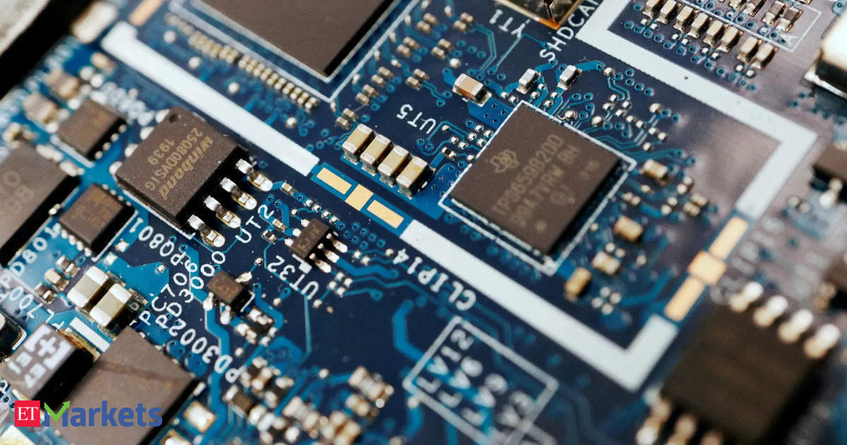 Chipmaker Wolfspeed's shares plunge over 45% to 27-year low