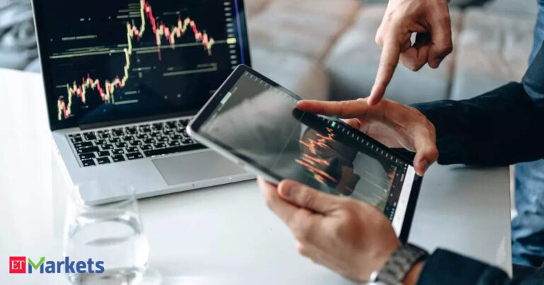 FIIs pump Rs 3,255 cr into equities in a day after dumping Rs 31,718 cr in first half of March