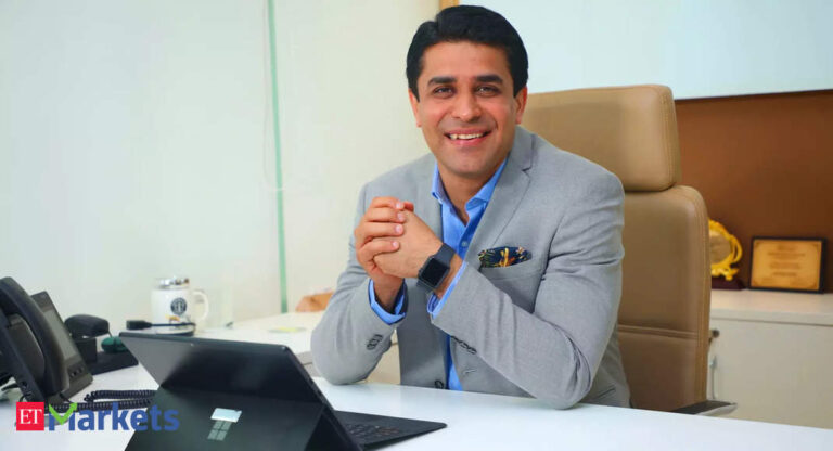 5 reasons Arun Chaudhry of m.Stock treats investing like a gym routine - Mind Over Money with Arun Chaudhry 