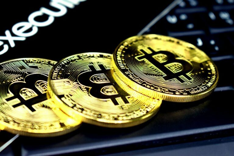 Bitcoin Kurs Prognose 2025: BTC legt 10% zu, aber Achtung bei DIESEM Chart