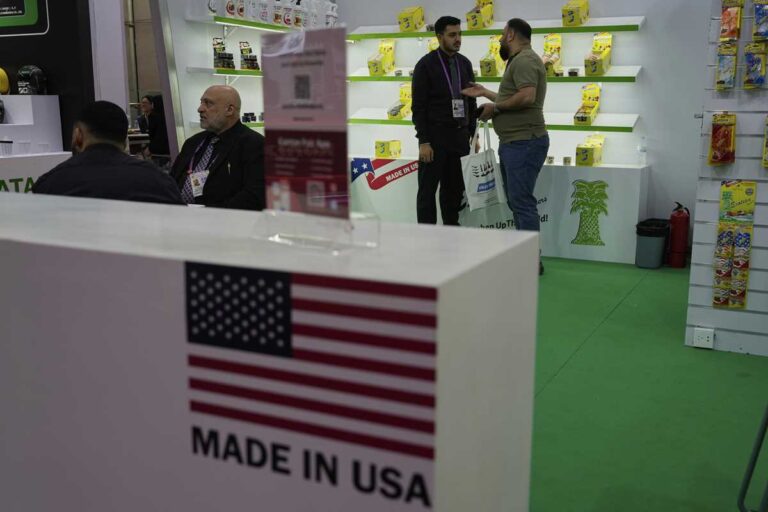 China's economy grows at a 5.4% annual pace in Jan-March quarter