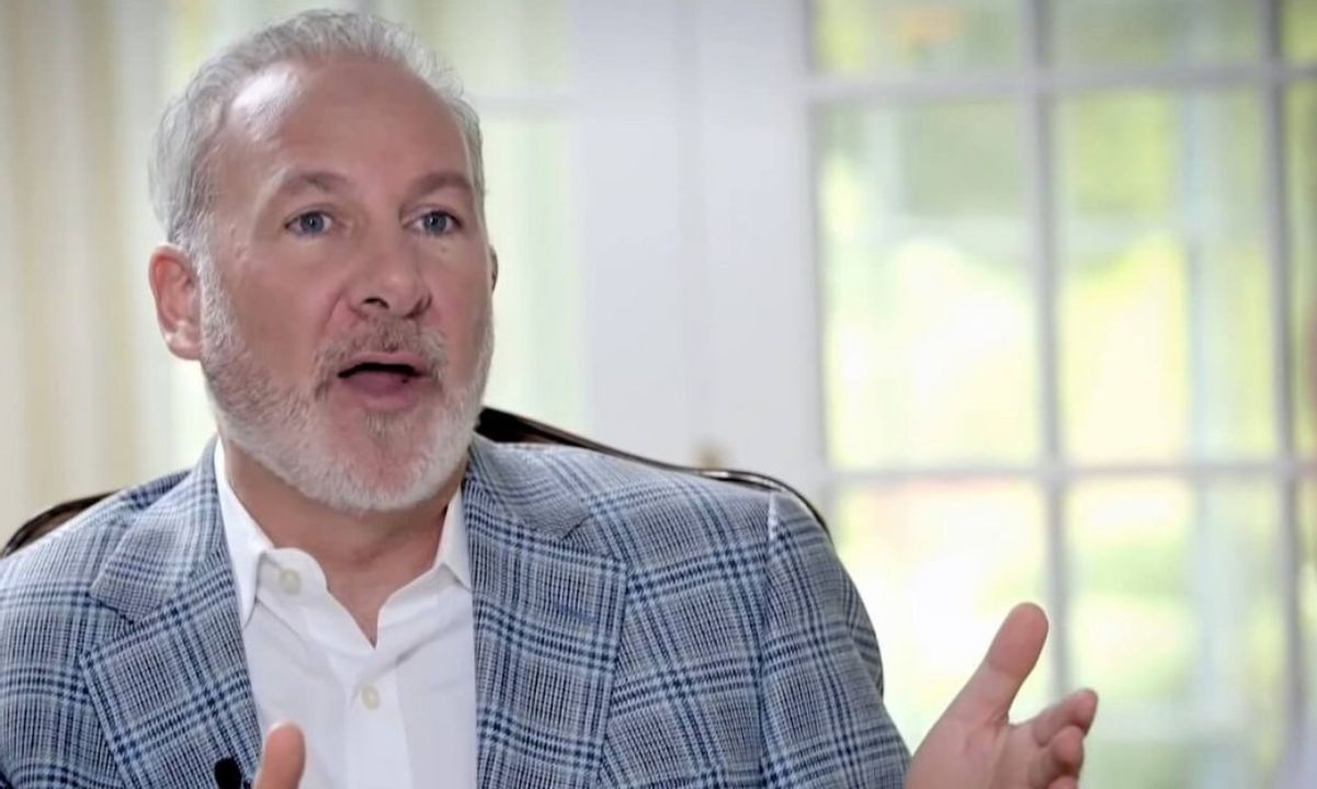 Peter Schiff: Bitcoin a ‘Fraud,’ Strategy Will Probably Go ‘Bankrupt’