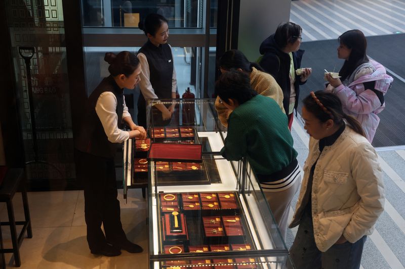 Price premium for gold in China jumps due to tit-for-tat tariffs