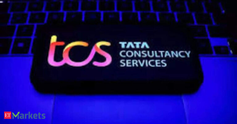Strong deal momentum by TCS shifts focus on long term prospects away from short term hiccups