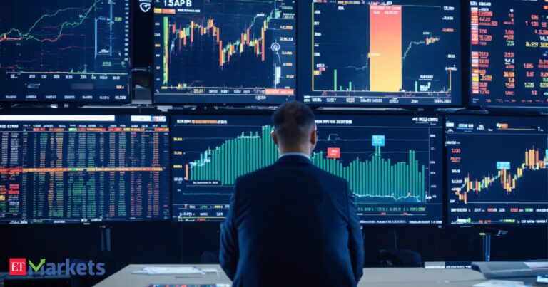 Wall Street gives up earlier gains as hopes wane for tariff delays, deals